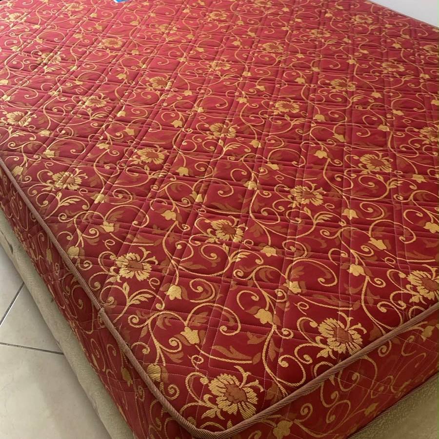 🛏️ Grand matelas à vendre