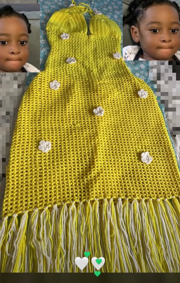 Robe de plage au crochet avec franges et fleurs – Jaune