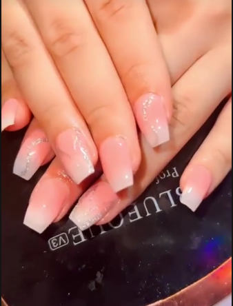 Pose d'ongles en gel ou en acrylique - image 2